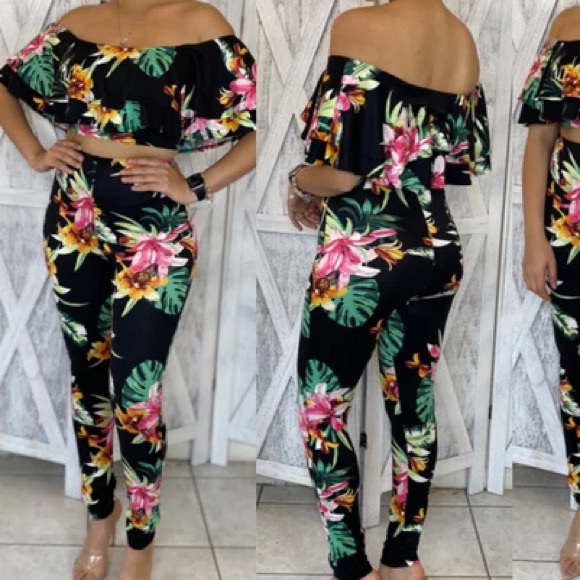 Other - Floral Design 2 Piece Set-size Large